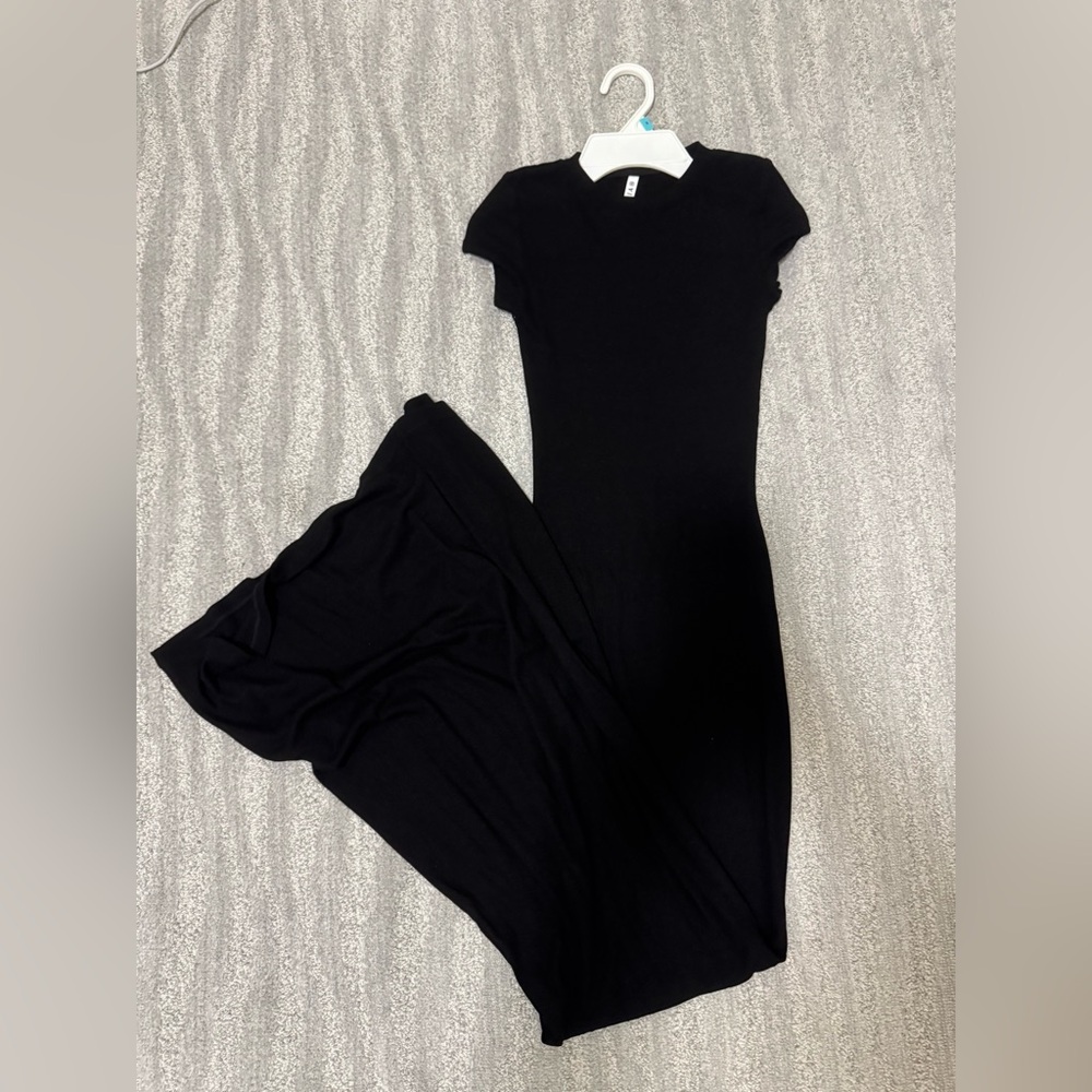 Black Short Sleeve Maxi Dress
